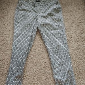 Adrienne Vittadini Size 6 Patterned Slacks